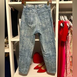 Vintage Ultra high waisted acid washed ankle jeans